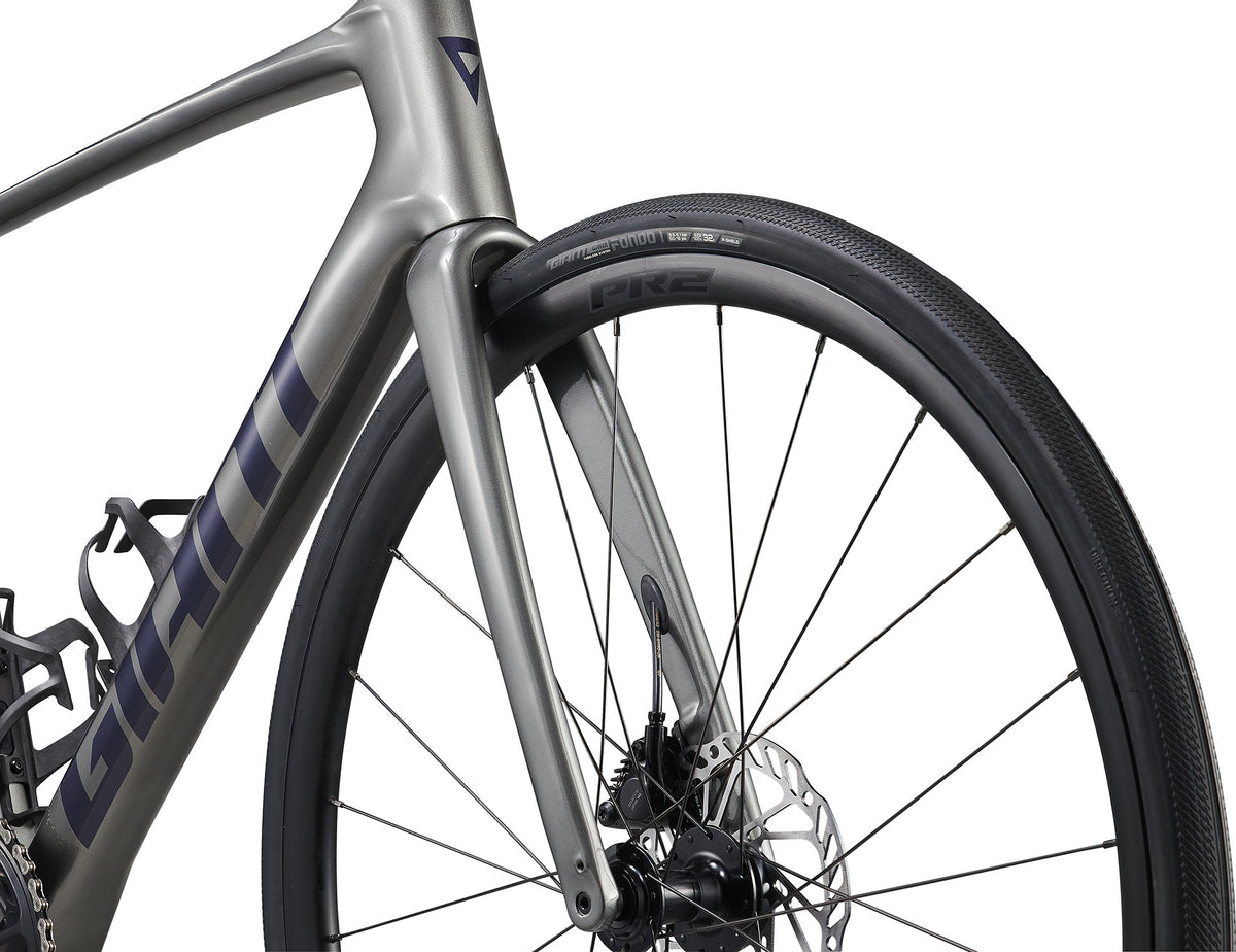 Landevejscykel GIANT Defy Advanced 1, Charcoal/Milky Way