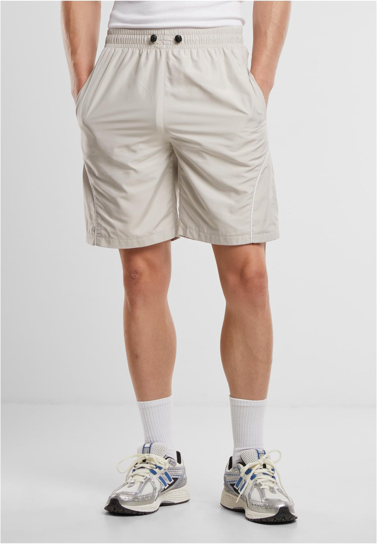 UC træningsshorts med piping og paneler