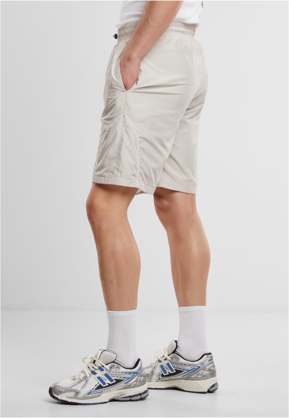 UC træningsshorts med piping og paneler