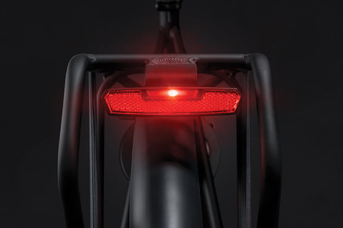 Baklykta AXA Juno E-bike 6-12V 50 mm