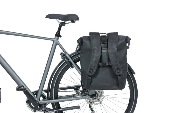 Ryggsäck med pakethållarfäste BASIL SoHo Nordlicht, 17 L, LED, svart