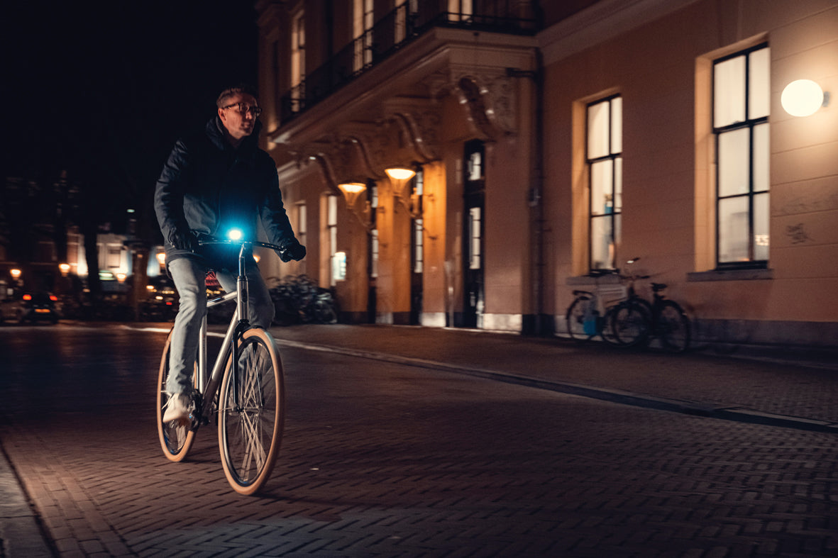 Strålkastare AXA Dwn Front 50 Lux USB