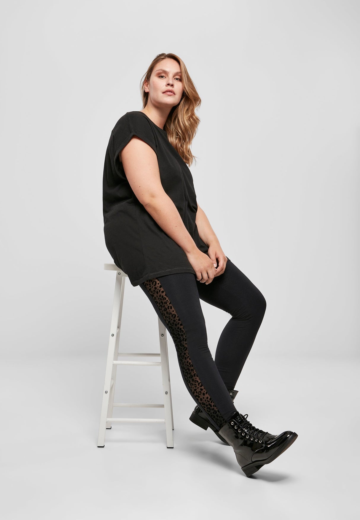 UC Flock Blonde Stripe Leggings