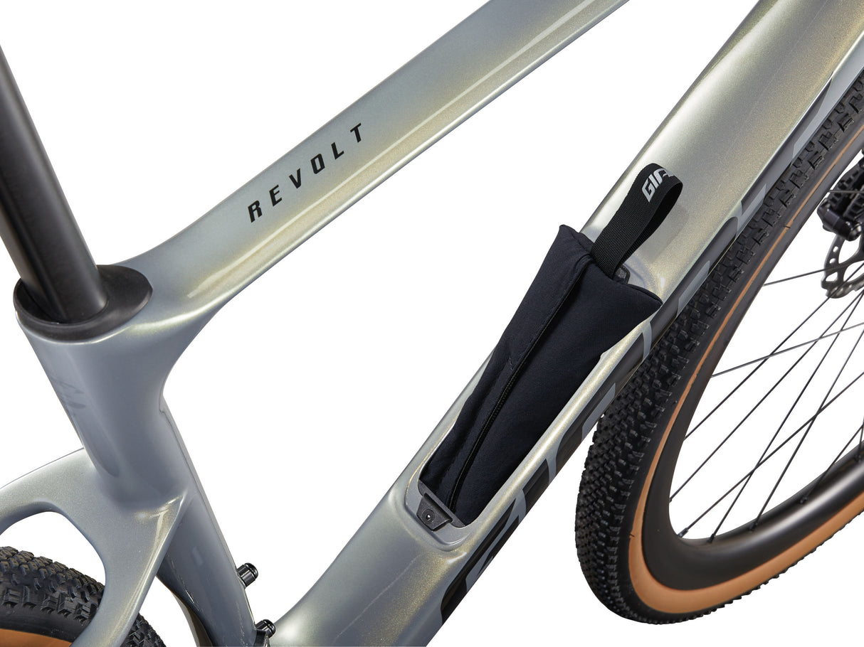 Gravelcykel GIANT Revolt Advanced 0 (2025) Aurora Noise