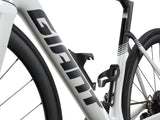 Detaljbild av styre och cockpit på GIANT Propel Advanced 2
